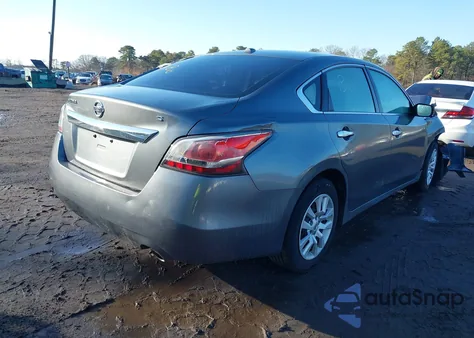 2015 Nissan Altima 2.5/2.5 S/2.5 Sl/2.5 Sv z USA, uszkodzony, nr VIN 1N4AL3AP8FN326851